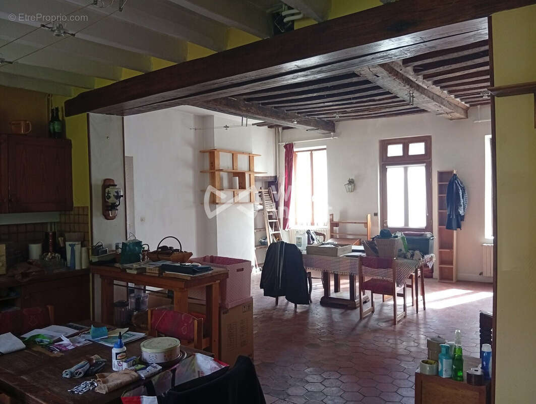 Sejour vue de la cuisine - Maison à IVRY-LE-TEMPLE