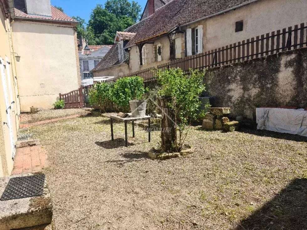 Maison à BOURBON-L'ARCHAMBAULT