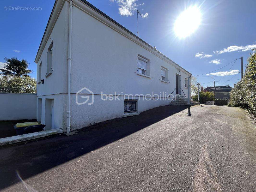  COUP DE CŒUR – Maison familiale avec grand terrain et beaux volumes - photo 6