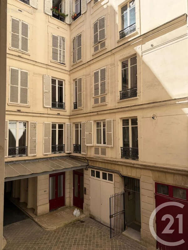 Appartement 67 m² à Paris-9e  - photo 6