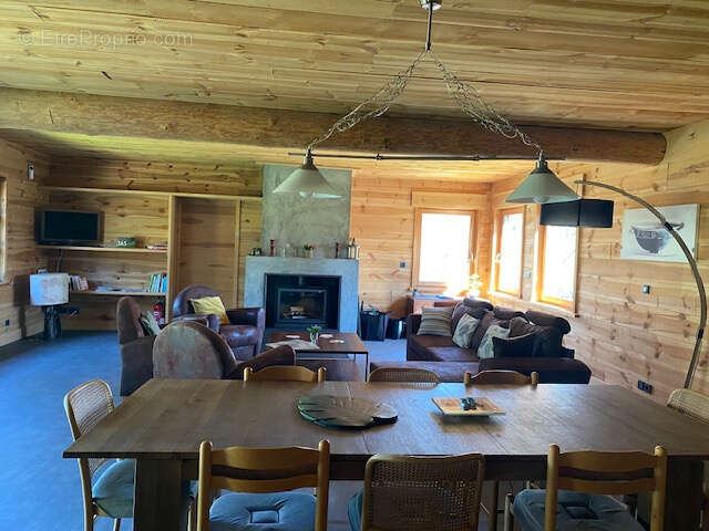 Maison à LE CHAMBON-SUR-LIGNON