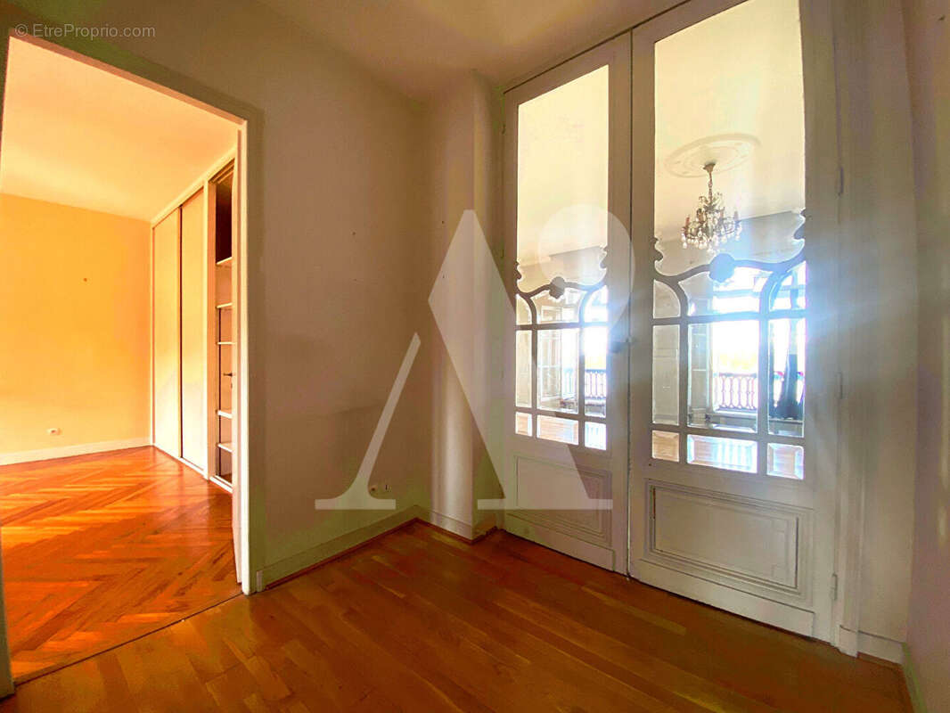 ARCHITECTURE AVEC VUE - 1800 - Appartement traversant avec ascenseur - photo 7