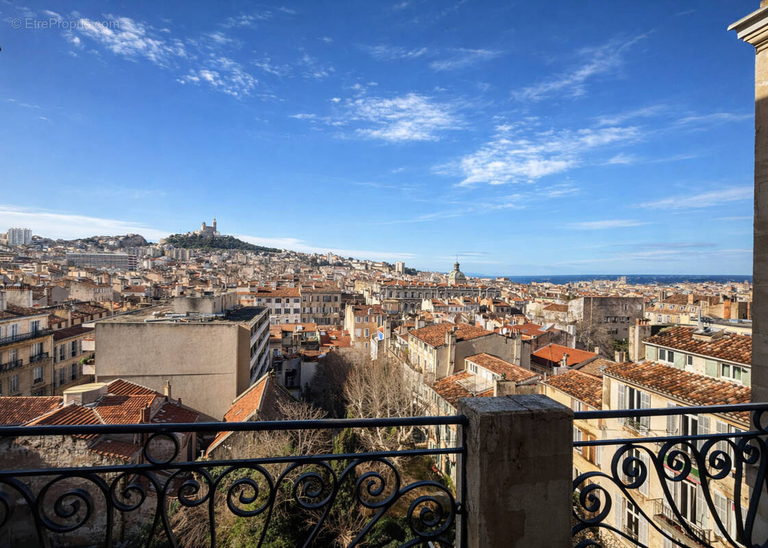 Appartement à MARSEILLE-6E