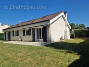 Maison à VOISINS-LE-BRETONNEUX