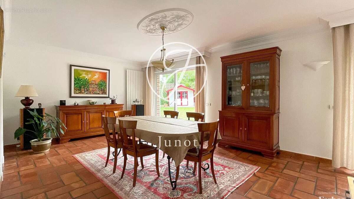 Maison à FACHES-THUMESNIL