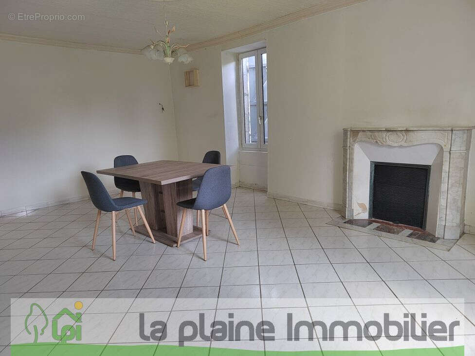 Maison de campagne avec dépendances à rénover à Lignières Orgères - photo 7