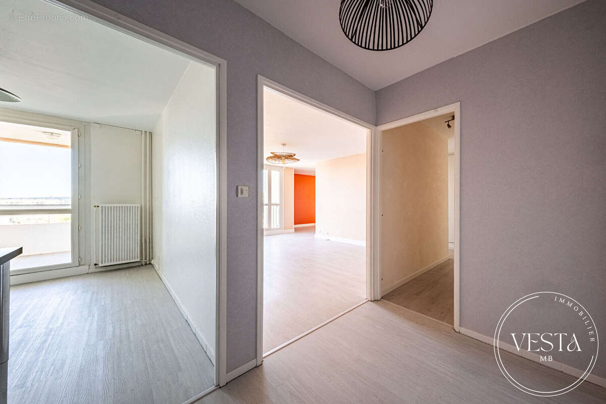 Appartement à CHENOVE