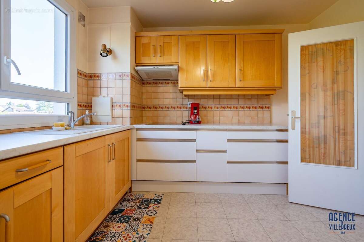 Appartement à LES CLAYES-SOUS-BOIS