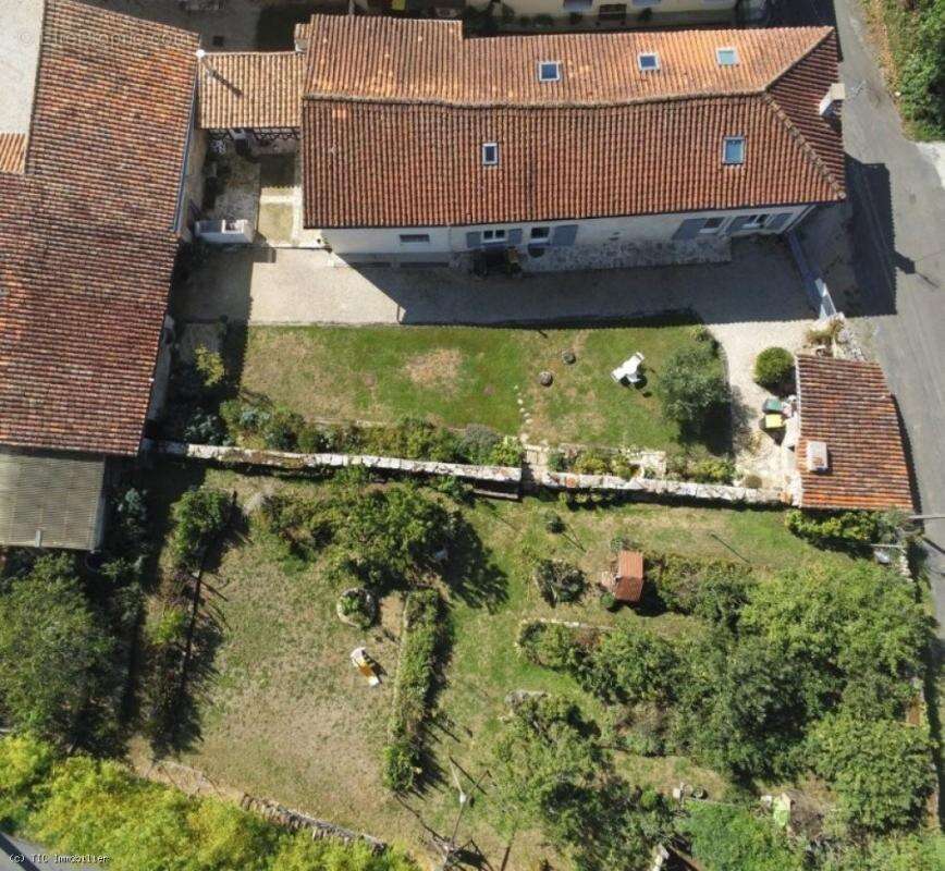 Maison à VERTEUIL-SUR-CHARENTE