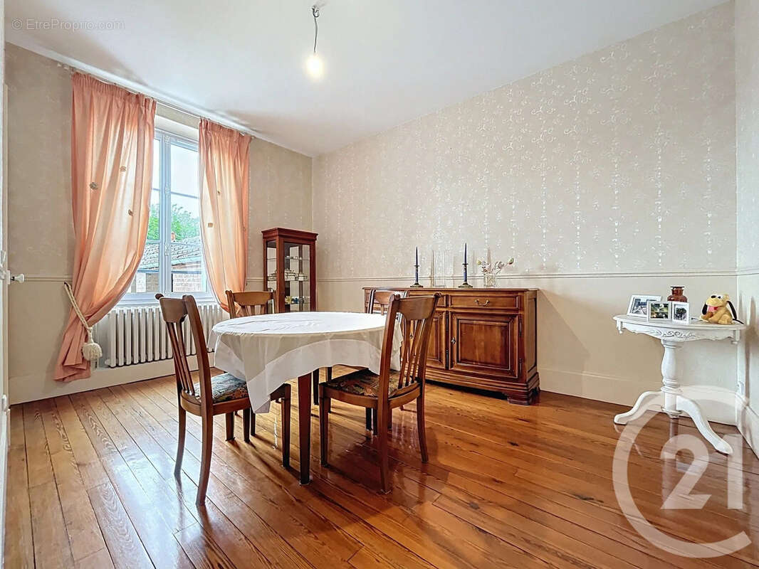 Maison à NANGIS