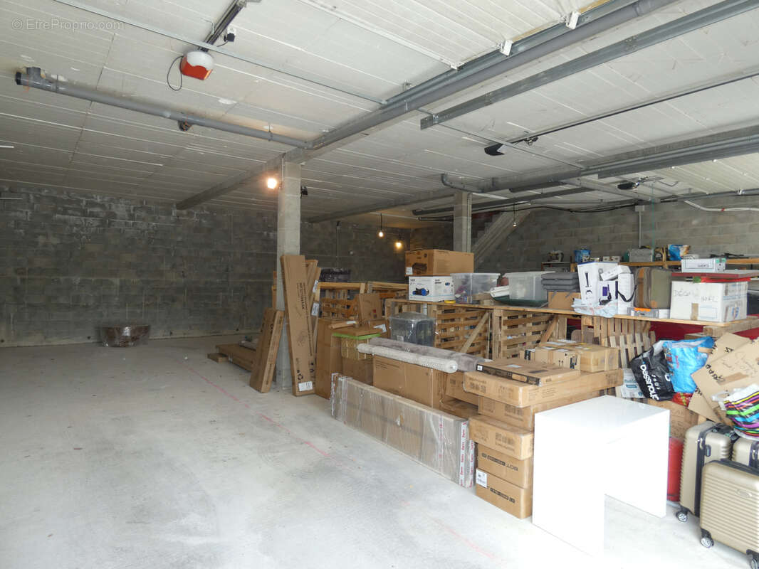 Villa familale avec piscine et exceptionnel garage de 147 m2 - photo 16