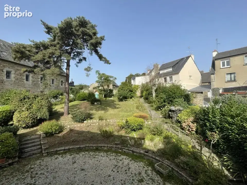 LANNION : Maison de maître avec jardin, proximité centre ville - photo 13