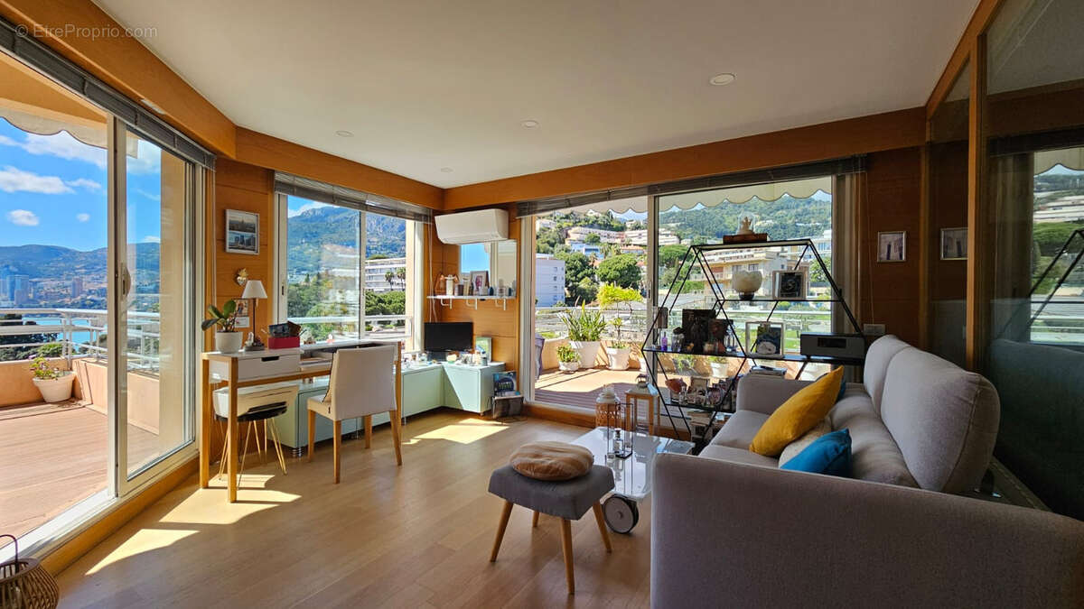 Appartement à ROQUEBRUNE-CAP-MARTIN