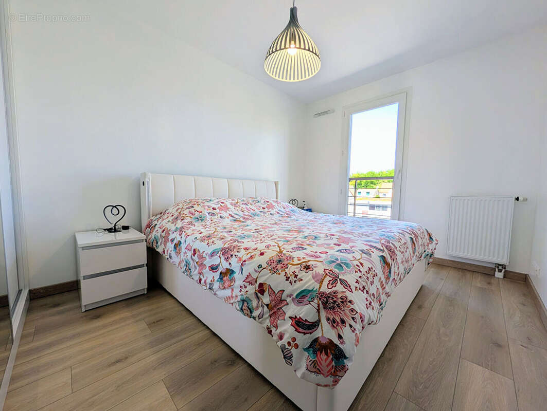 Appartement à SARTROUVILLE