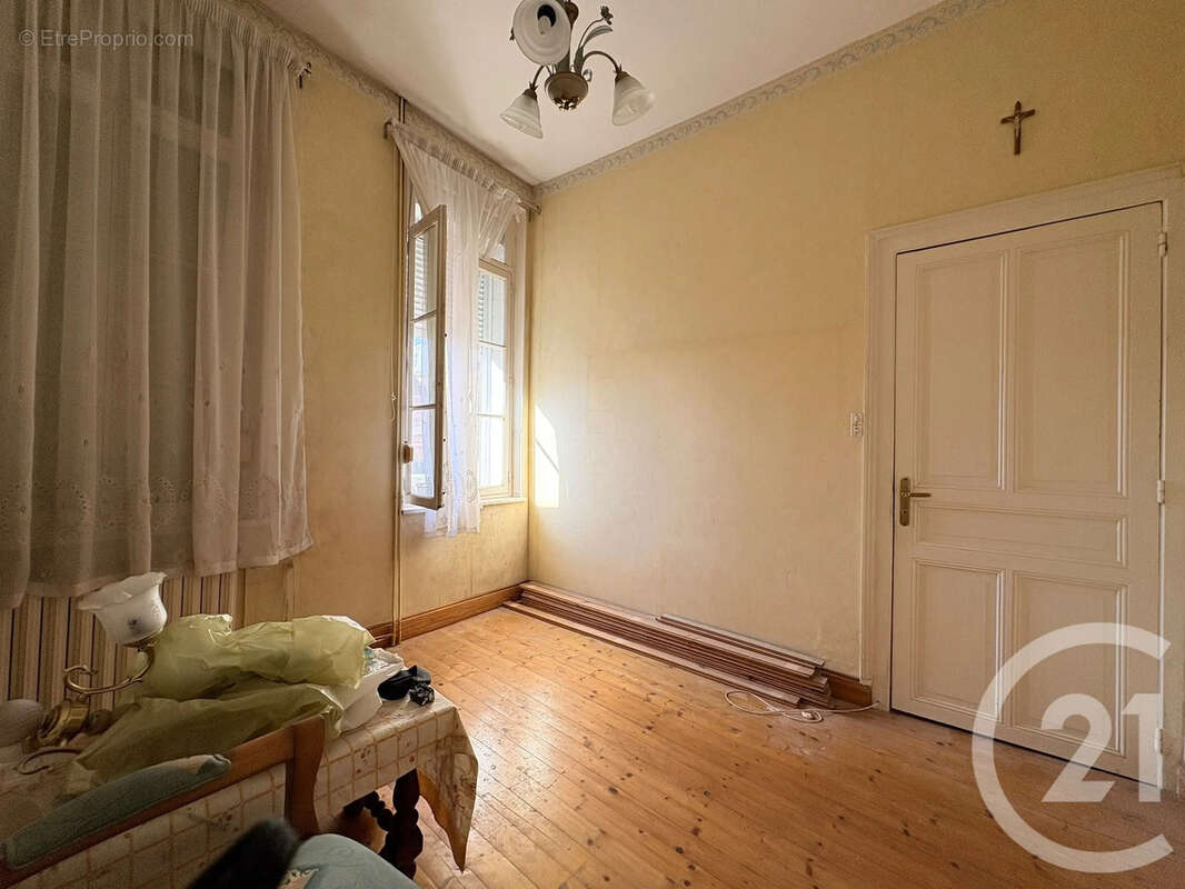 Maison 91 m² à Saint-Quentin  - photo 7