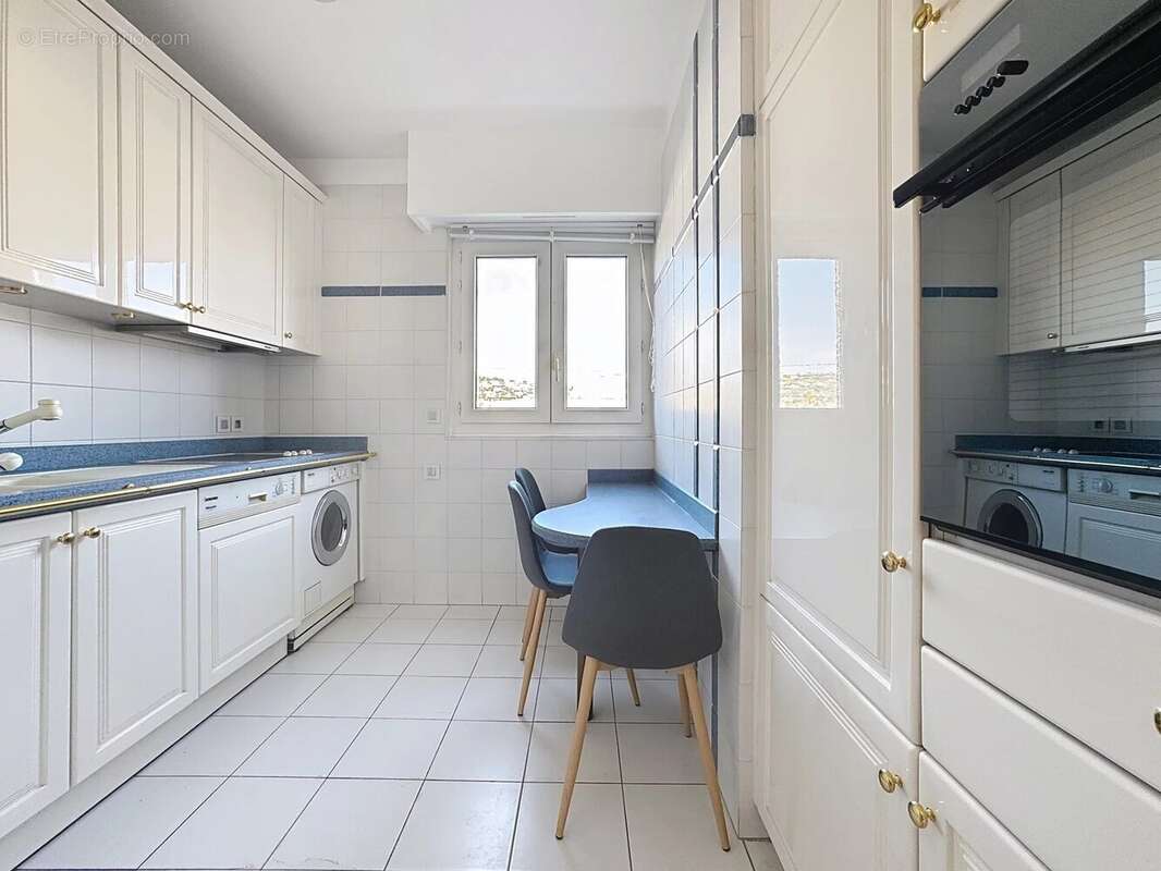 Appartement à VALLAURIS