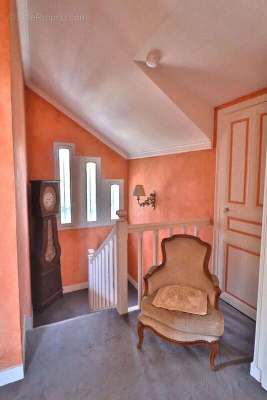 Maison à VERRIERES-LE-BUISSON