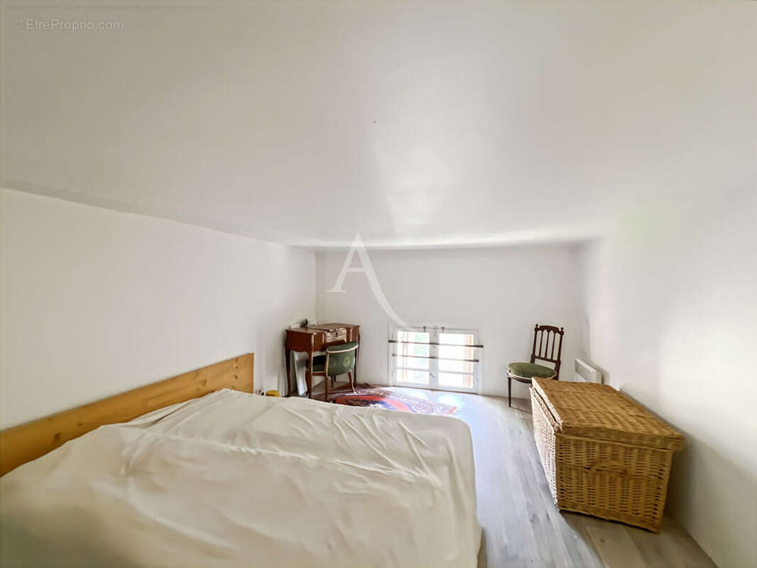LE CANNET Maison indépendante de caractère avec 2 appartements et jardin - photo 10
