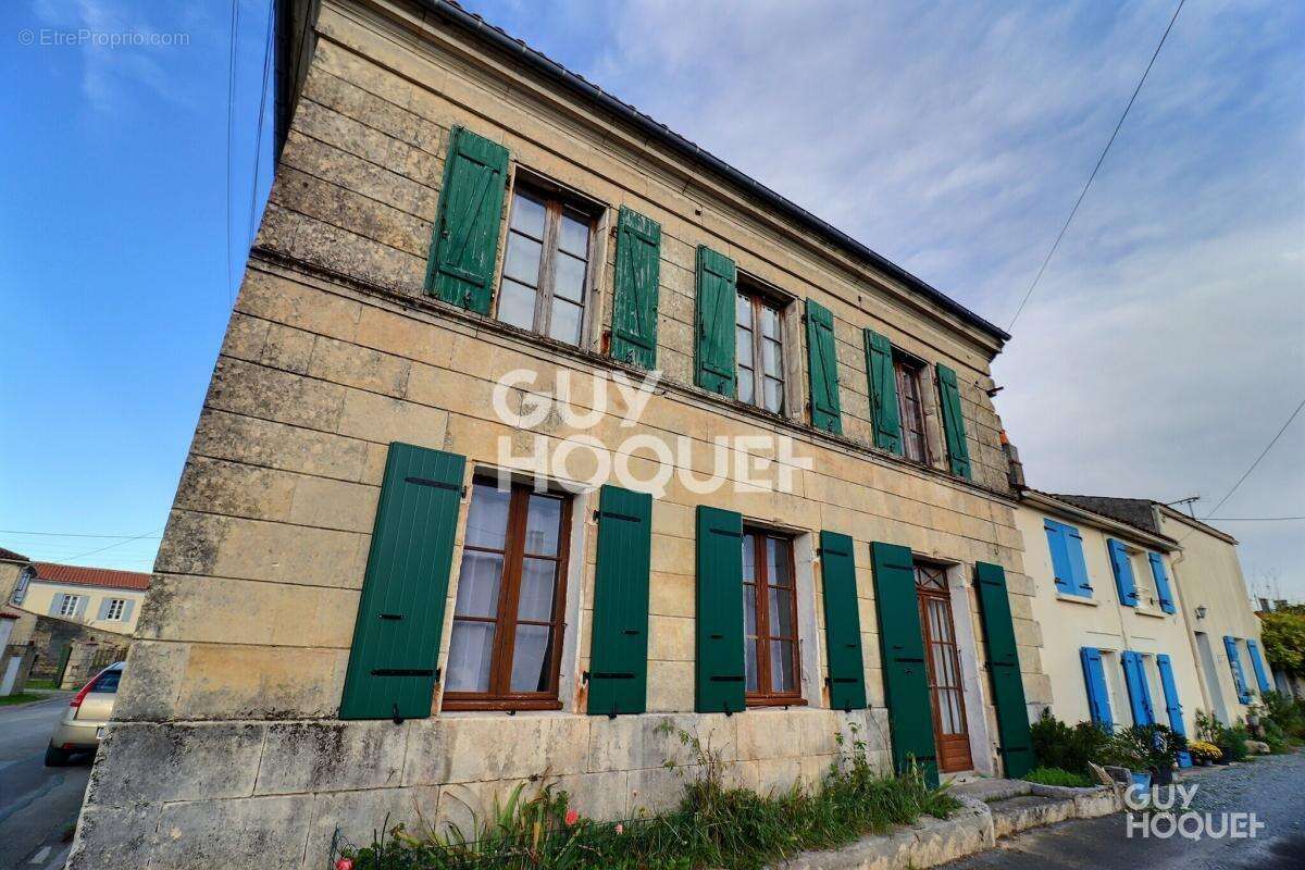 Maison à SAINT-GEORGES-DU-BOIS