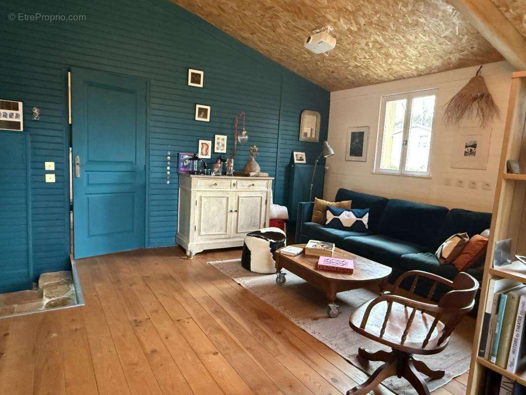 Maison à VIC-FEZENSAC