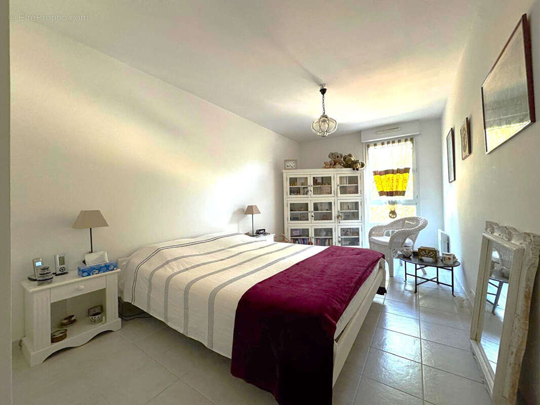 Appartement à BAGNOLS-SUR-CEZE