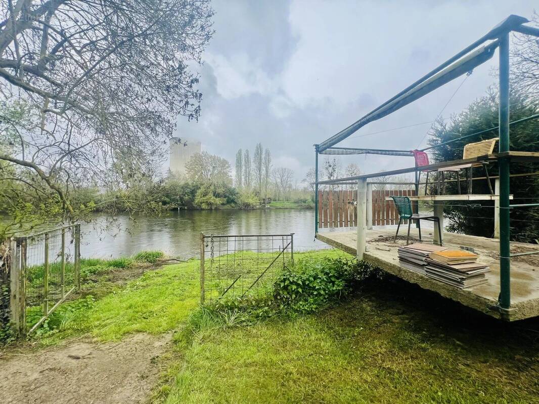 Terrain à VALDIVIENNE