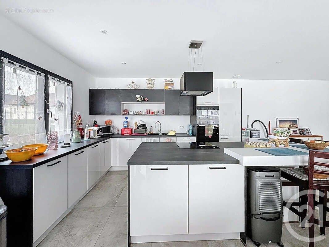 Maison 151 m² à Fontaine-Francaise  - photo 3