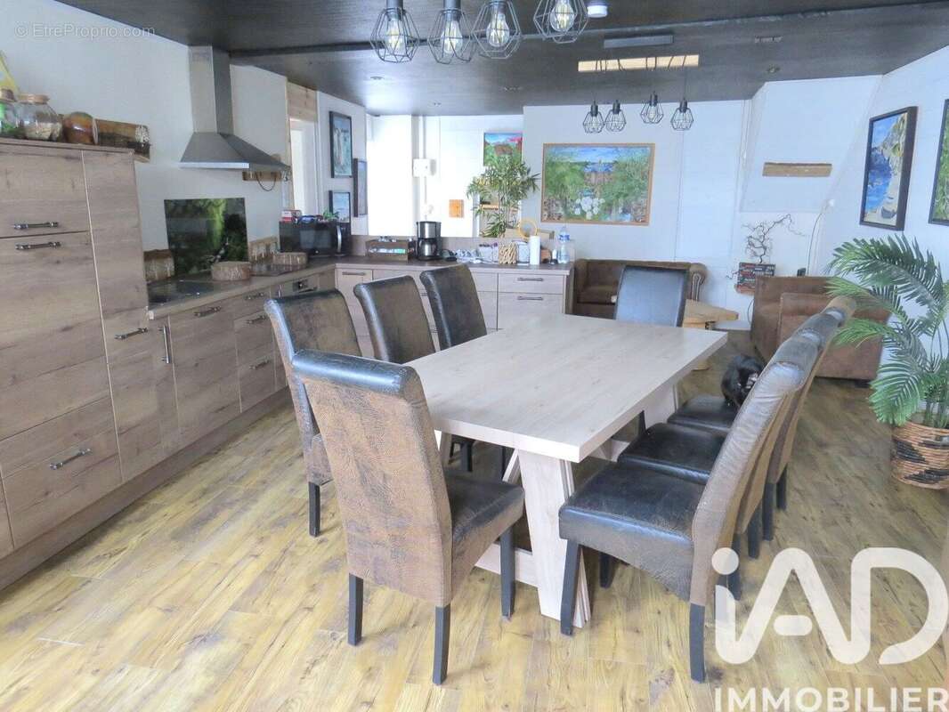 Maison 142 m² à Monneville  - photo 2