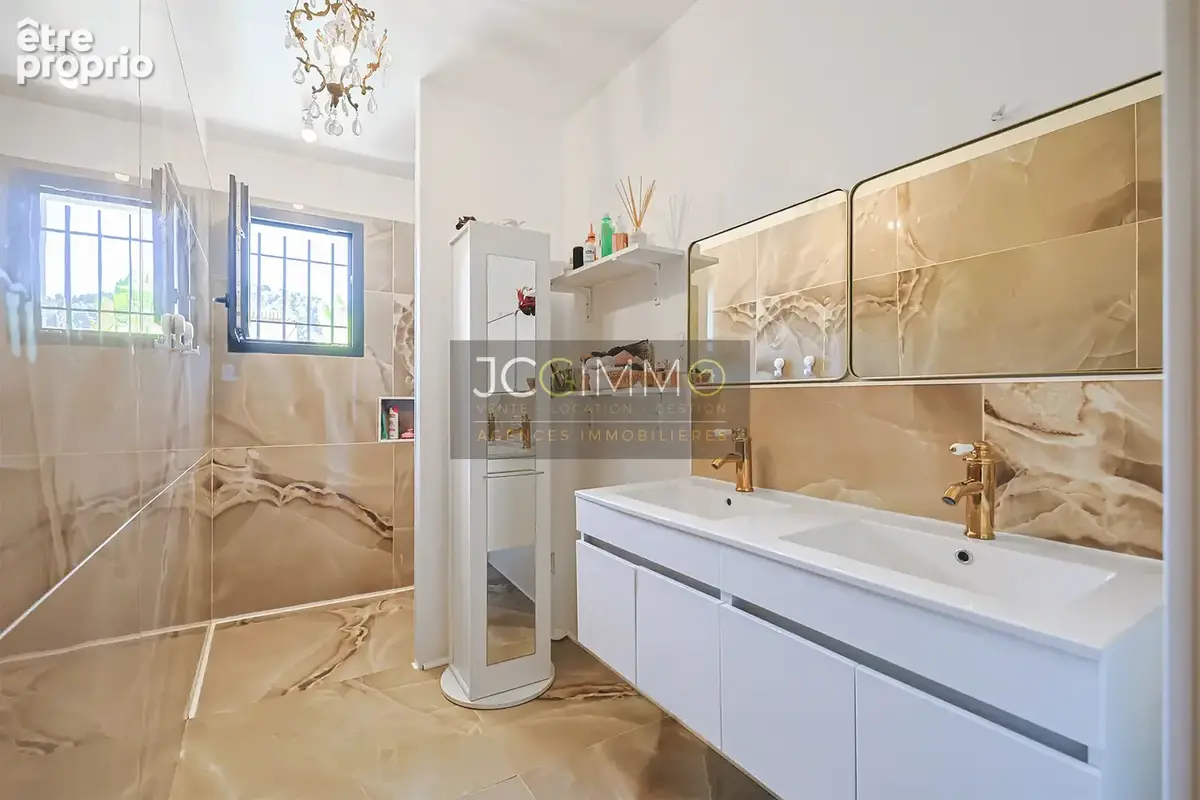 Villa contemporaine -152 m2 avec piscine et double garage à proximité des commodités - photo 12