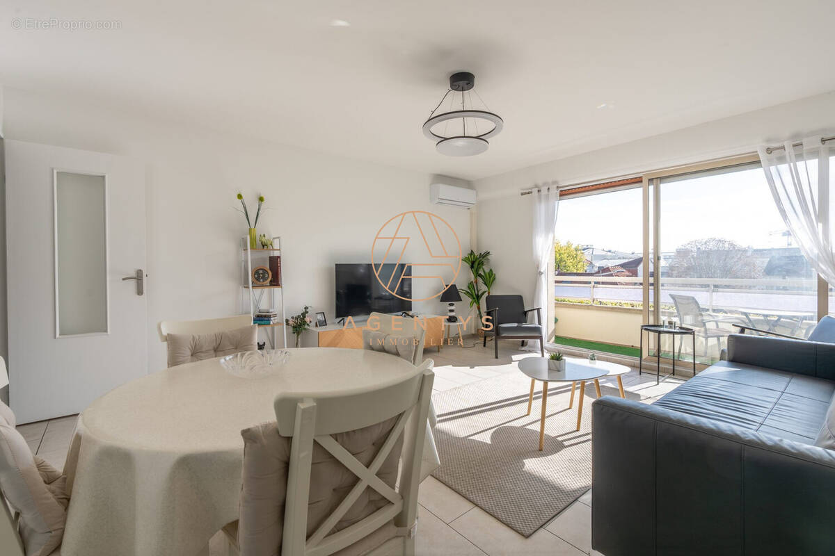 Appartement à NOGENT-SUR-MARNE