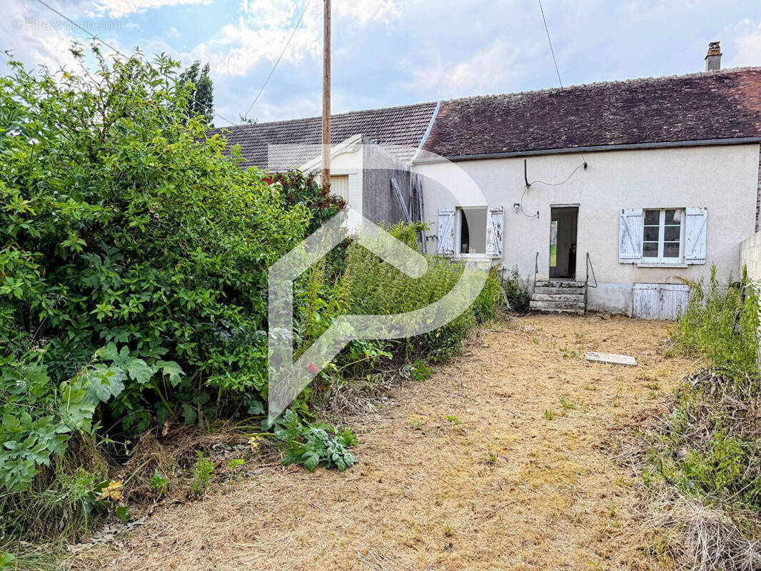 Maison à MERU