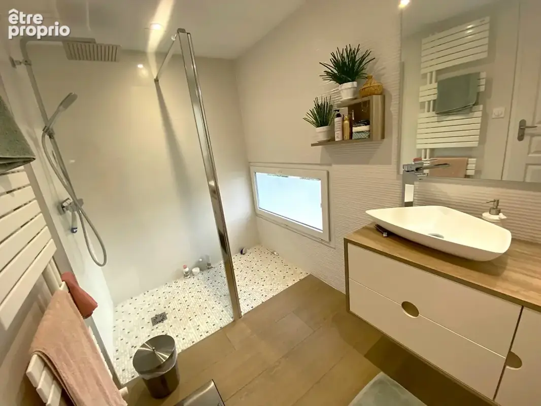 Le charme  d'une maison avec les avantages d'un appartement au coeur de Dijon ! - photo 11