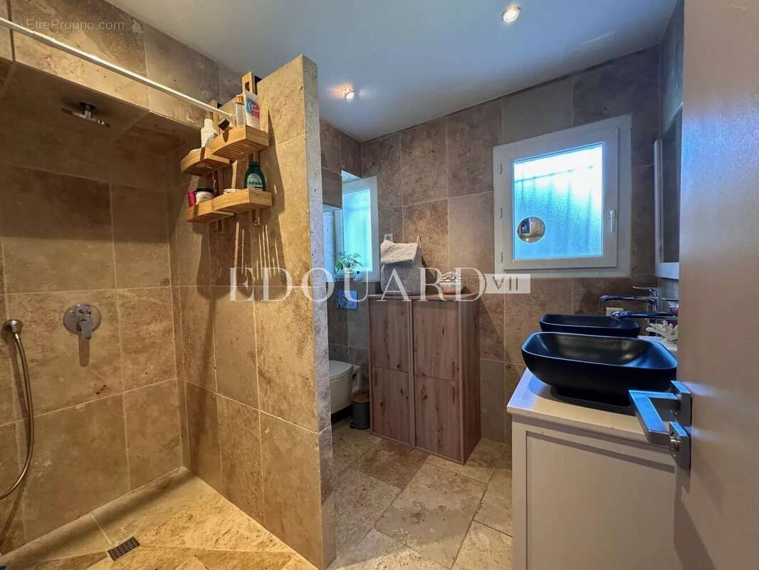 Appartement à ROQUEBRUNE-CAP-MARTIN