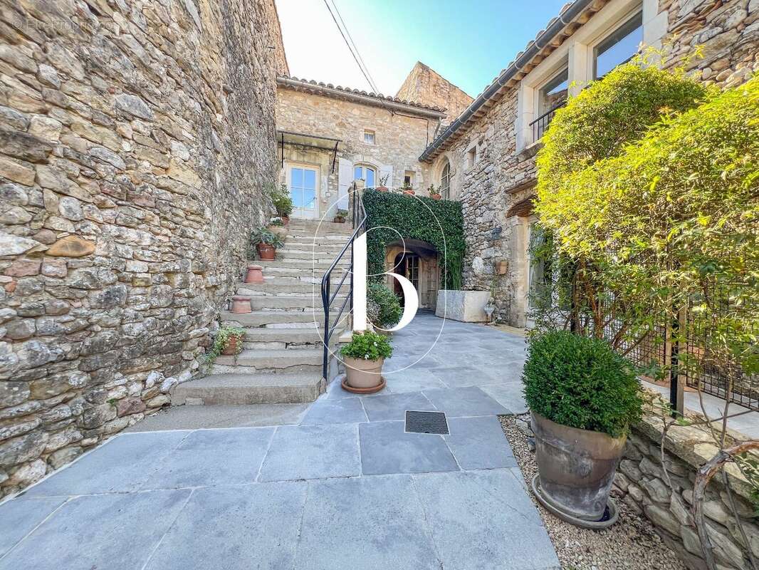 Maison à GOUDARGUES