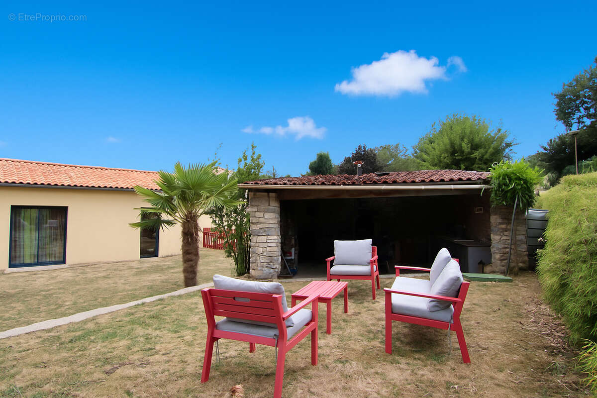 Maison à VOUILLE