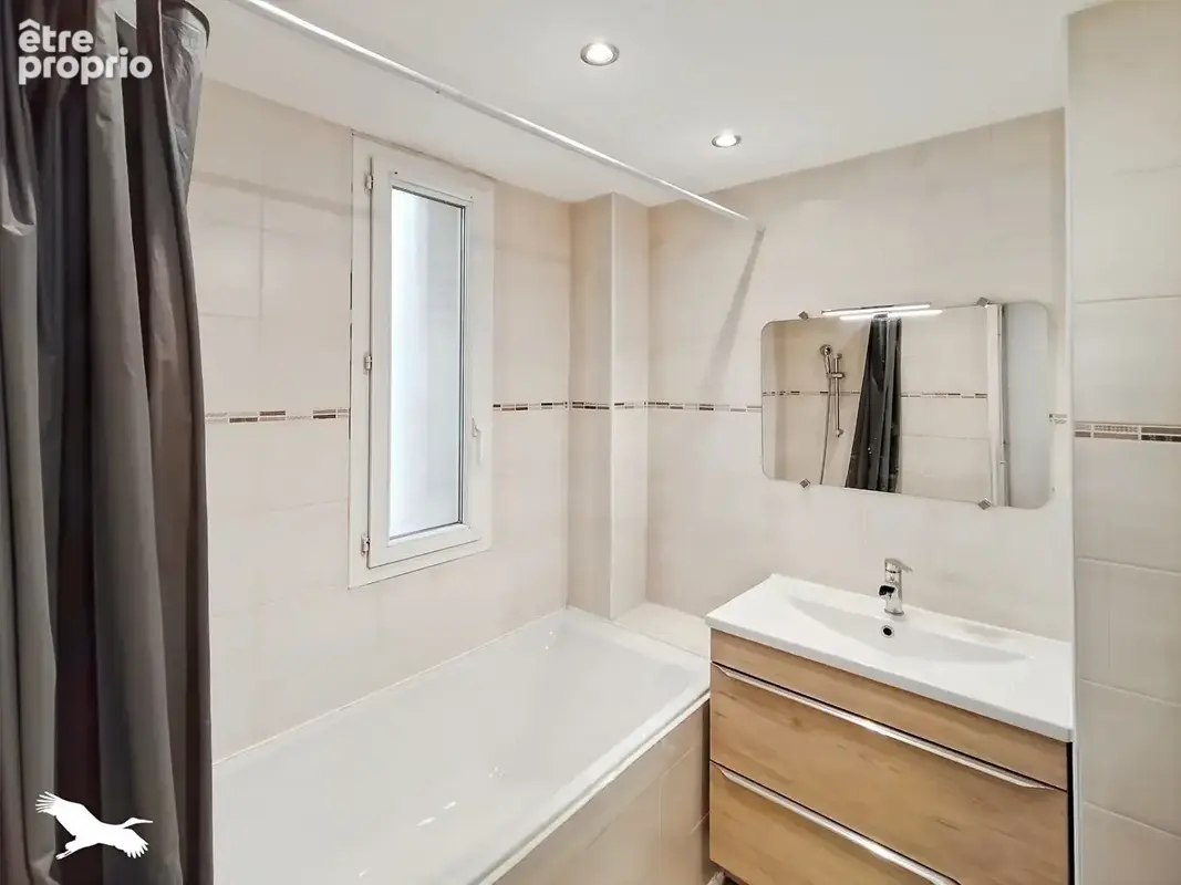 A VENDRE - Marseille 13013 - Appartement à vendre - T4 - 88 m² avec balcon et cave - photo 8