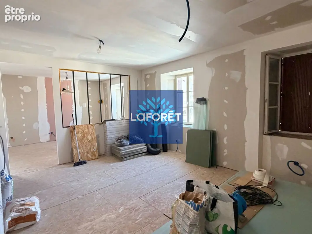 Exclusivité à SAUVAIN : Maison de charme 10 pièces au coeur du village - photo 4