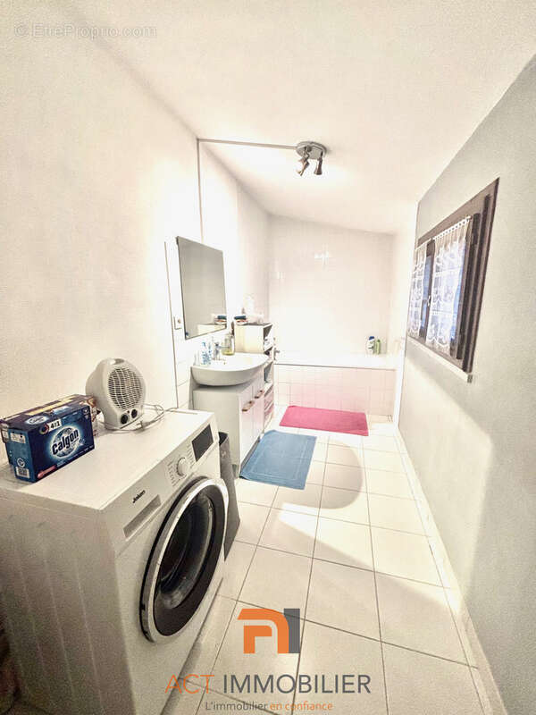 Appartement à L'ARBRESLE