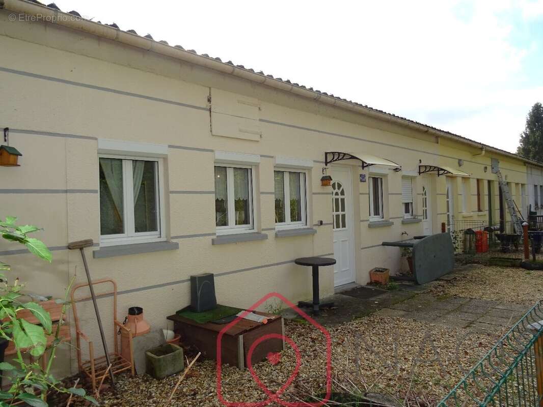 Appartement à SAINTE-MONTAINE