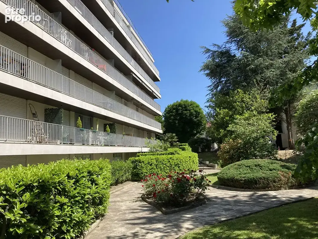 Appartement à ENGHIEN-LES-BAINS
