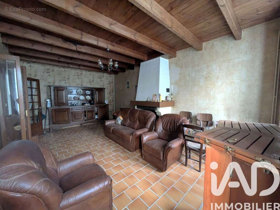 Maison 217 m² à Nancras  - photo 5