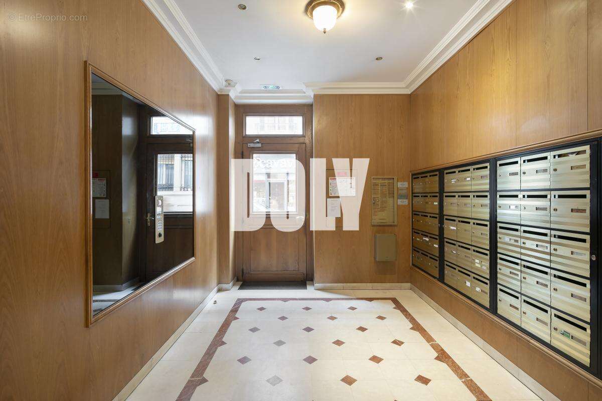 Appartement à PARIS-17E