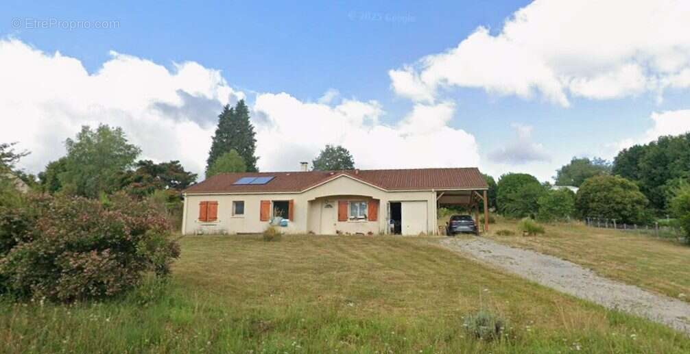 Maison à CHATEAUNEUF-LA-FORET