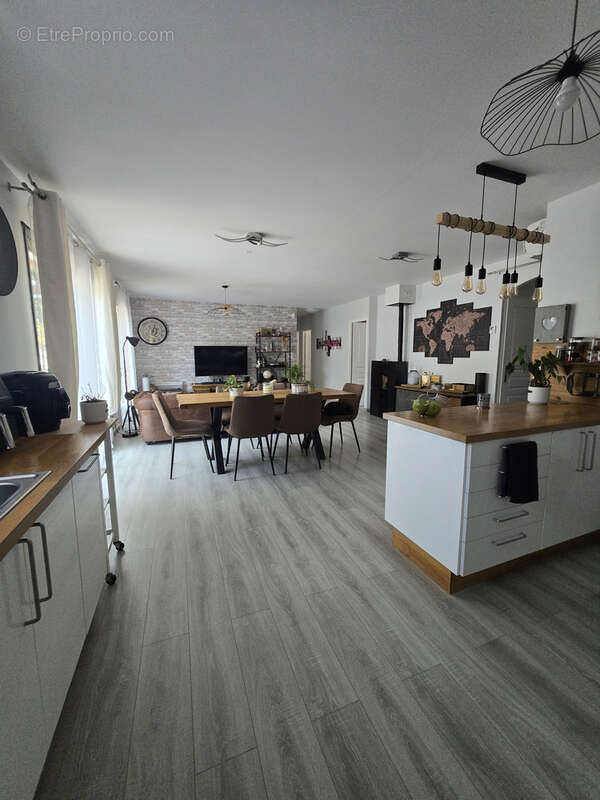 Maison à CAMPS-LA-SOURCE