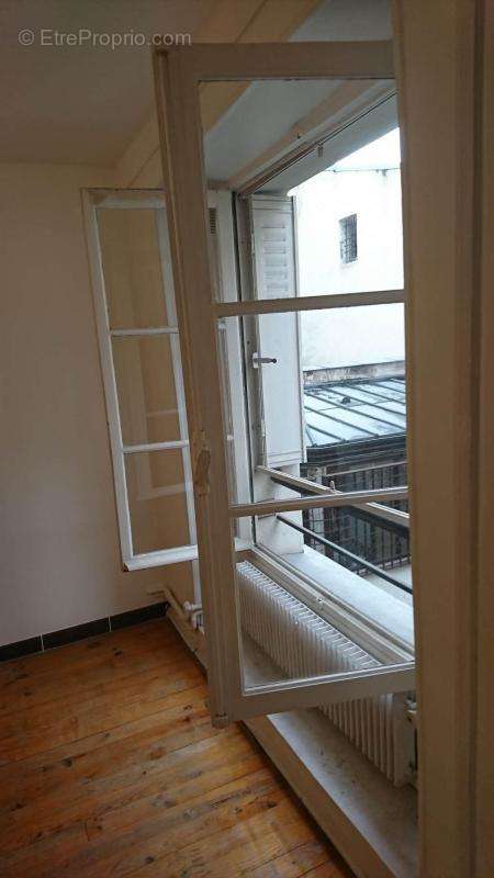 Appartement à PARIS-3E