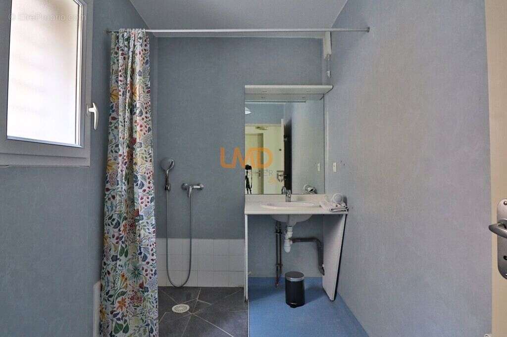 Appartement à AVENE