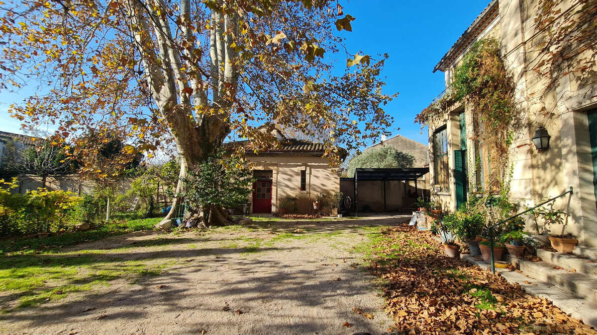 Maison à L'ISLE-SUR-LA-SORGUE