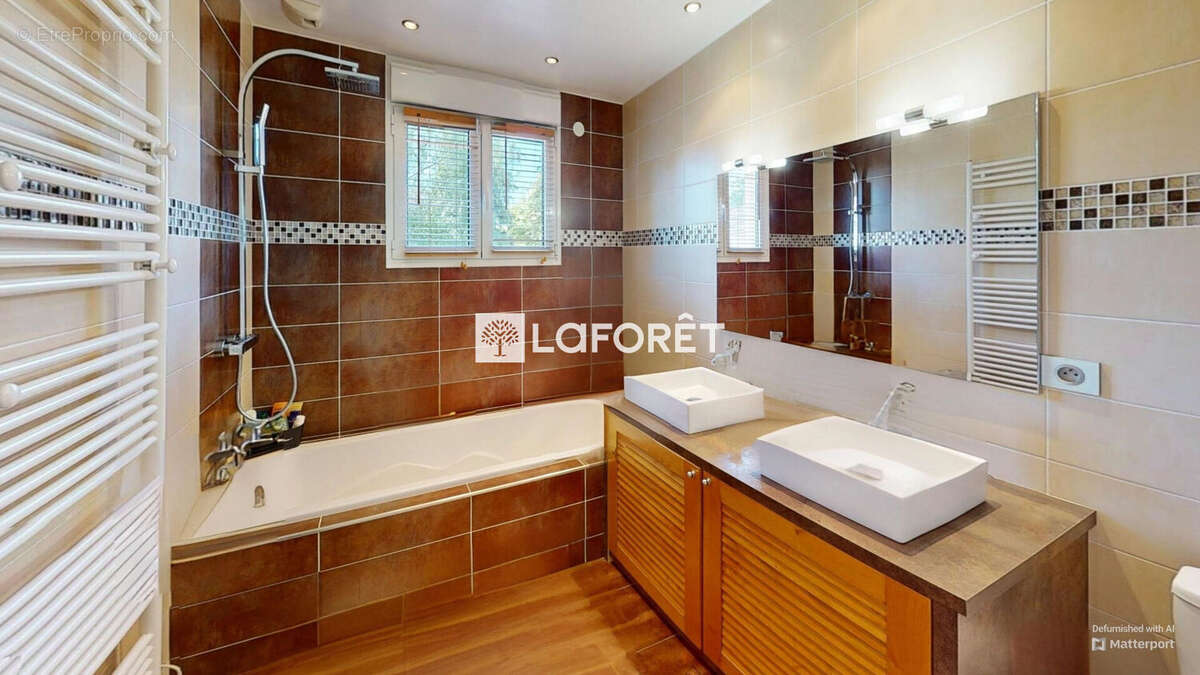 Maison à LE PERREUX-SUR-MARNE