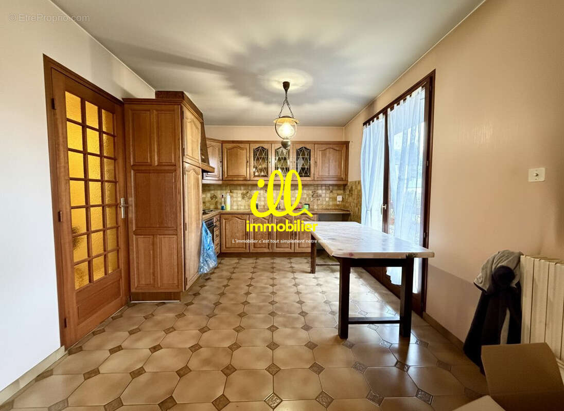 Maison 121 m² à Guignicourt-Sur-Vence  - photo 3