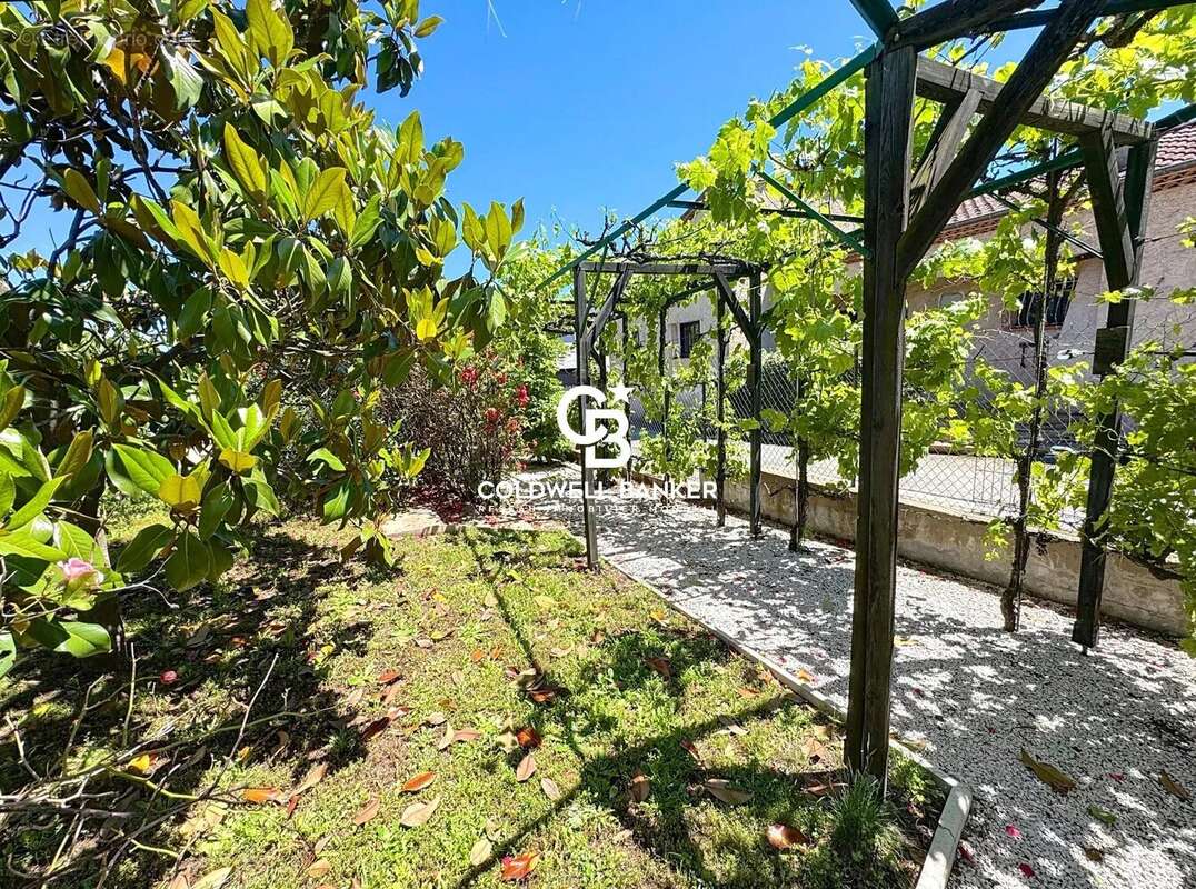 Maison à PUGET-SUR-ARGENS